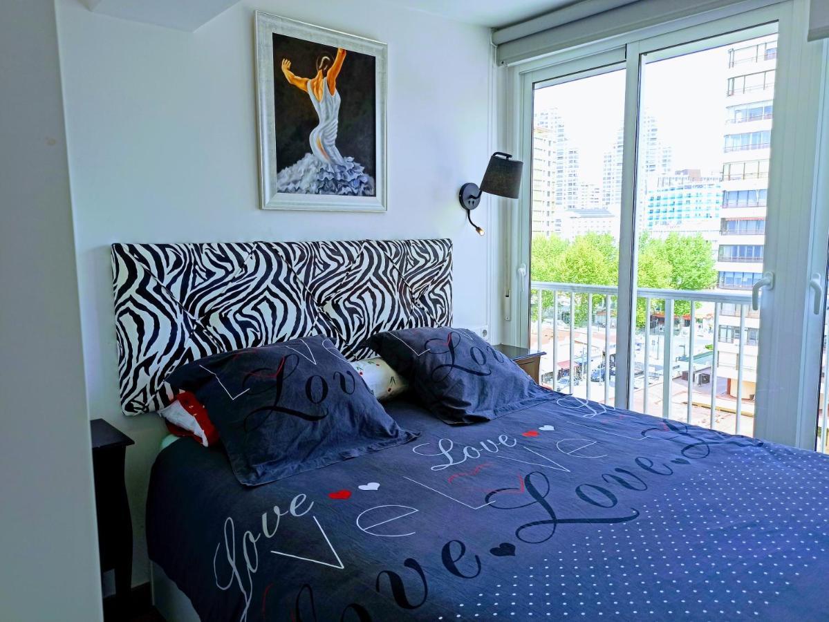 La Mamma Mia Apartment เบนิดอร์ม ภายนอก รูปภาพ