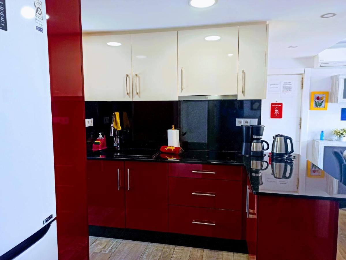 La Mamma Mia Apartment เบนิดอร์ม ภายนอก รูปภาพ