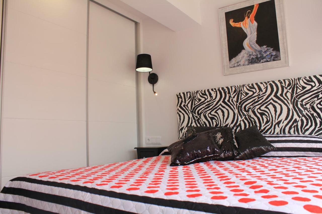La Mamma Mia Apartment เบนิดอร์ม ภายนอก รูปภาพ